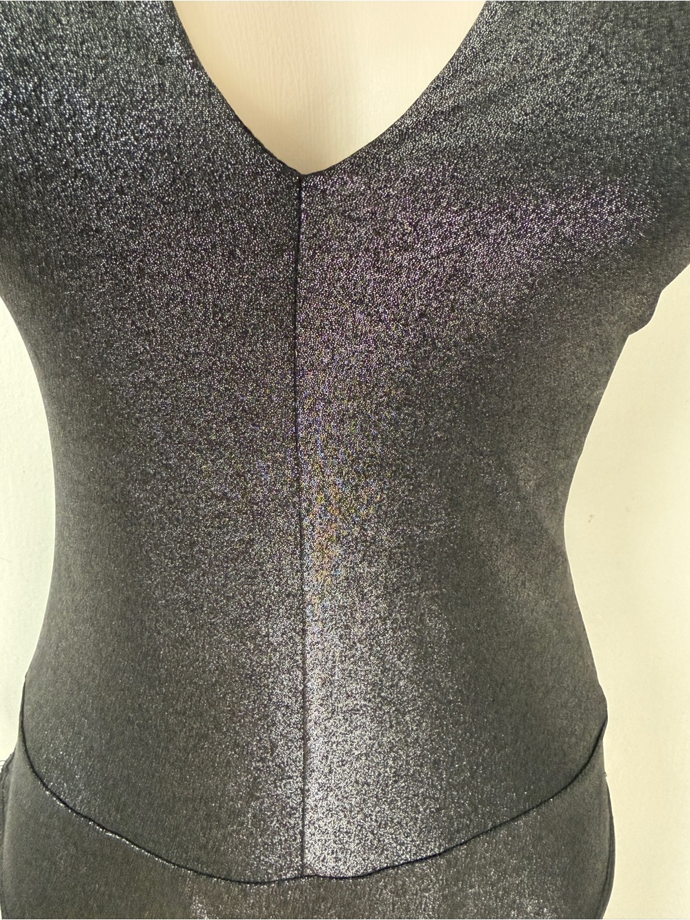 Sleek Black Shimmer V-Neck Bodysuit - Picture 4 of 5